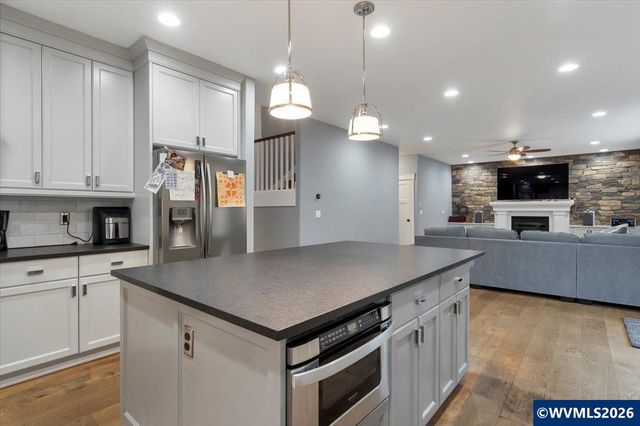 1774 Settlers Spring Dr NW, Salem, OR 97304