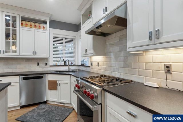 1774 Settlers Spring Dr NW, Salem, OR 97304