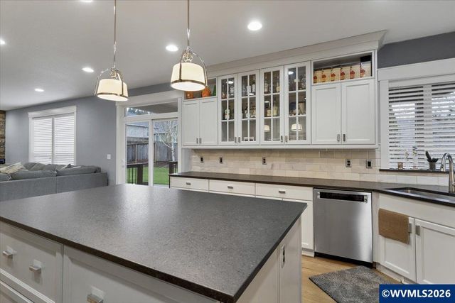 1774 Settlers Spring Dr NW, Salem, OR 97304