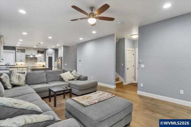 1774 Settlers Spring Dr NW, Salem, OR 97304