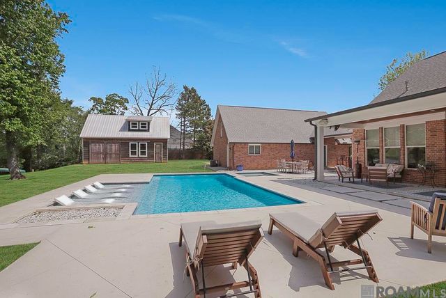 5042 Thompson Cove Dr, St Francisville, LA 70775