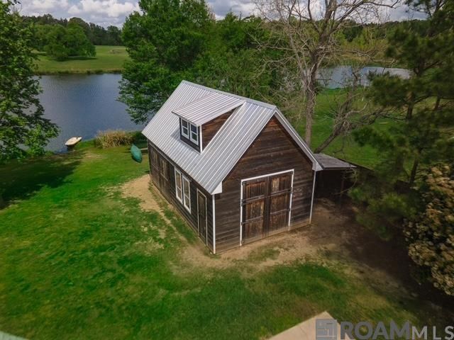 5042 Thompson Cove Dr, St Francisville, LA 70775
