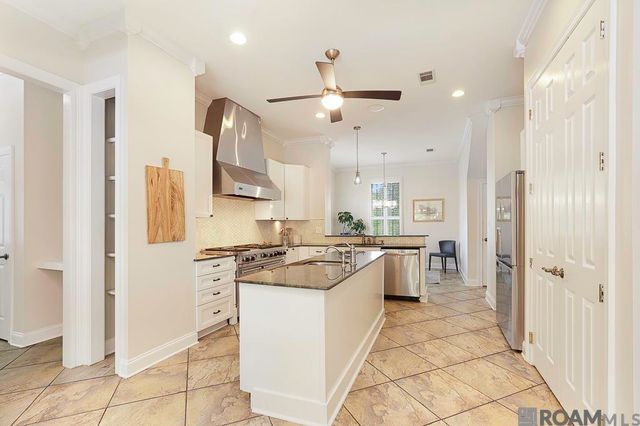5042 Thompson Cove Dr, St Francisville, LA 70775