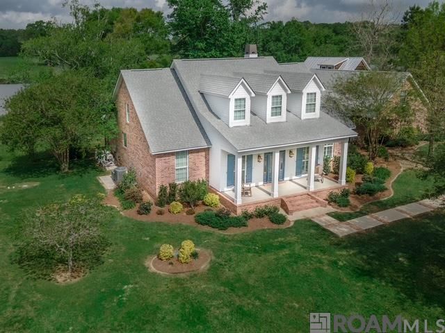 5042 Thompson Cove Dr, St Francisville, LA 70775