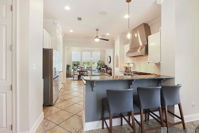 5042 Thompson Cove Dr, St Francisville, LA 70775