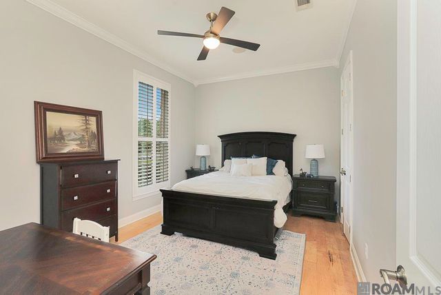5042 Thompson Cove Dr, St Francisville, LA 70775