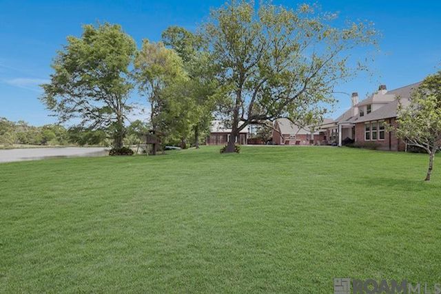 5042 Thompson Cove Dr, St Francisville, LA 70775