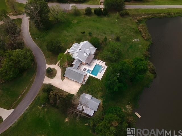 5042 Thompson Cove Dr, St Francisville, LA 70775