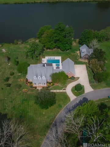 5042 Thompson Cove Dr, St Francisville, LA 70775
