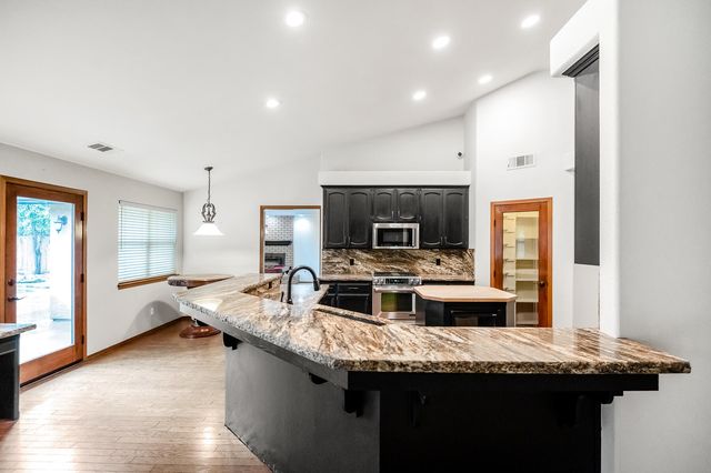 5417 W Buena Vista Avenue, Visalia, CA 93291