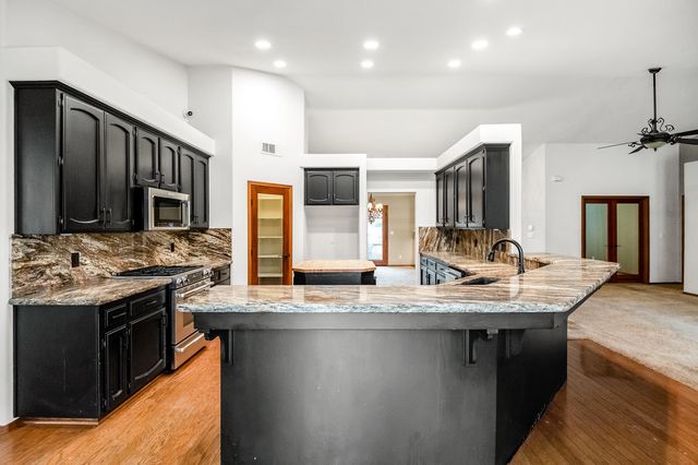 5417 W Buena Vista Avenue, Visalia, CA 93291