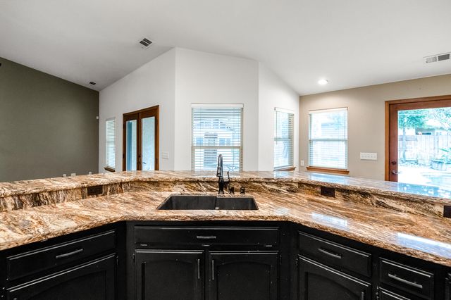 5417 W Buena Vista Avenue, Visalia, CA 93291