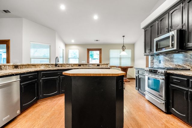 5417 W Buena Vista Avenue, Visalia, CA 93291