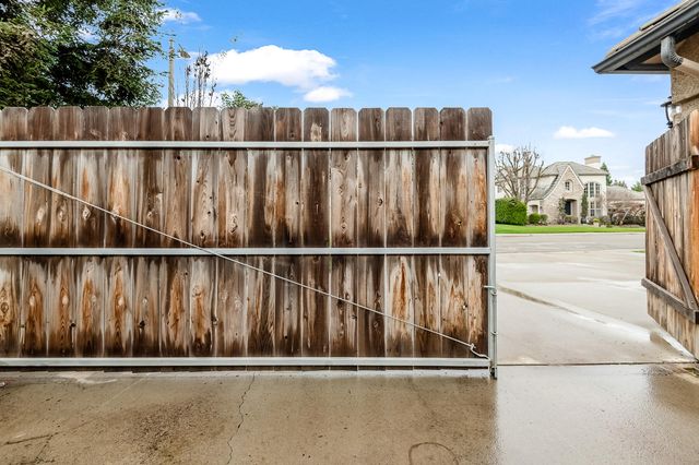 5417 W Buena Vista Avenue, Visalia, CA 93291