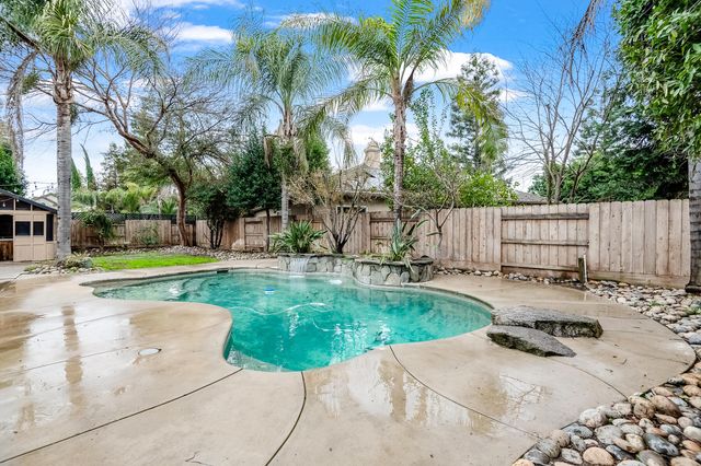 5417 W Buena Vista Avenue, Visalia, CA 93291