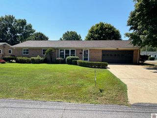600 Hillcrest Drive, Mayfield, KY 42066
