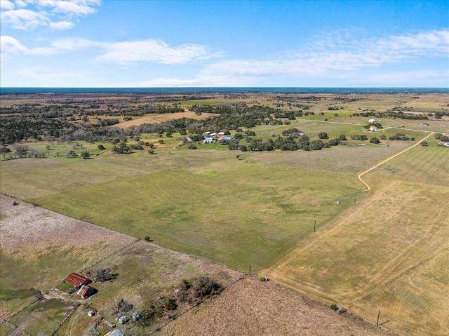 2523 Roitsch Road, Schulenburg, TX 78956