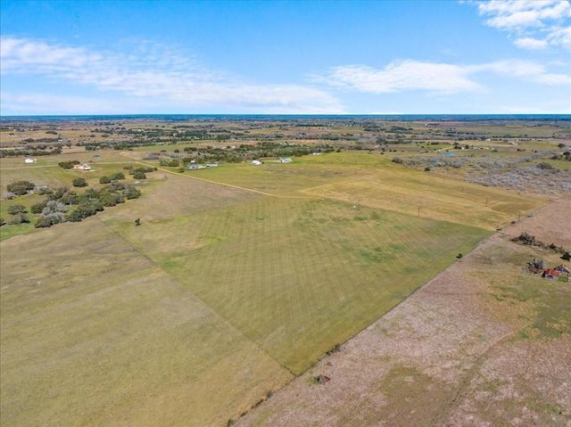 2523 Roitsch Road, Schulenburg, TX 78956
