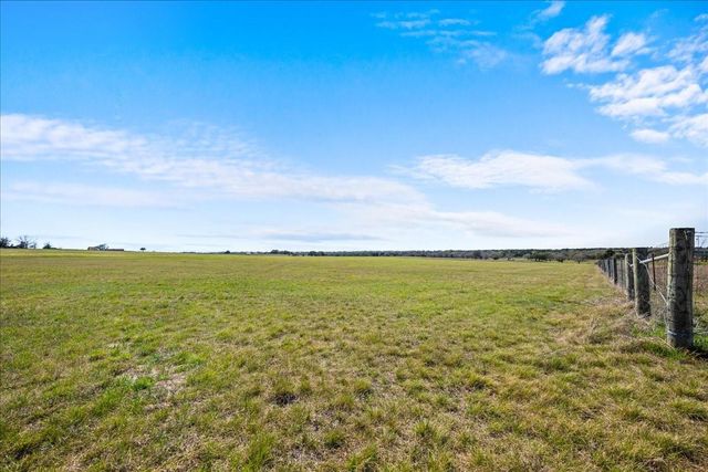 2523 Roitsch Road, Schulenburg, TX 78956