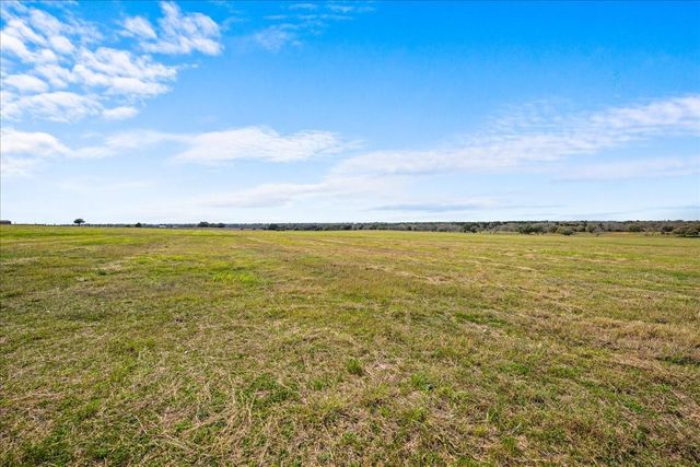 2523 Roitsch Road, Schulenburg, TX 78956