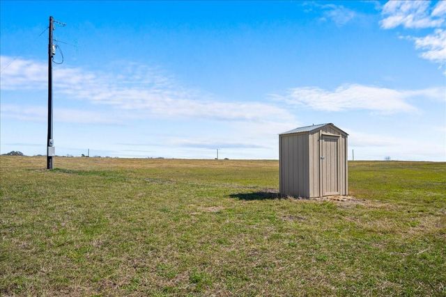 2523 Roitsch Road, Schulenburg, TX 78956