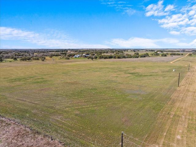 2523 Roitsch Road, Schulenburg, TX 78956