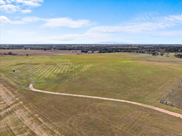 2523 Roitsch Road, Schulenburg, TX 78956