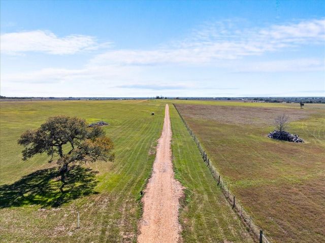 2523 Roitsch Road, Schulenburg, TX 78956
