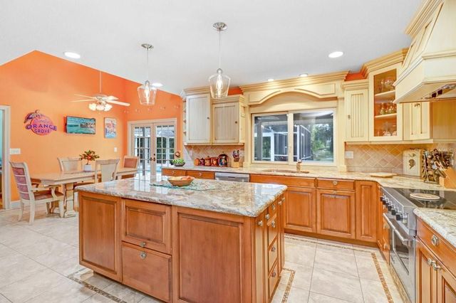 1976 DUNLOE CIRCLE, Dunedin, FL 34698