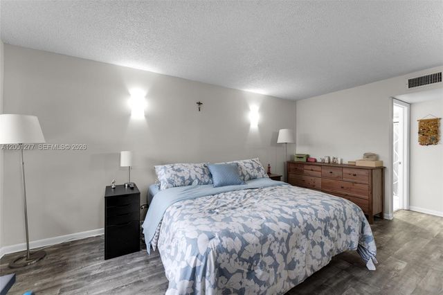 6701 SW 116th Ct 406, Miami, FL 33173