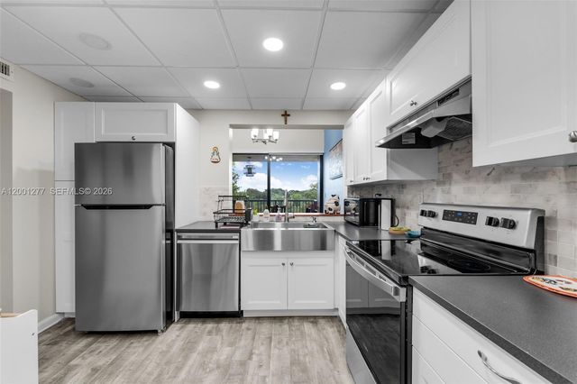 6701 SW 116th Ct 406, Miami, FL 33173