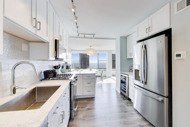 1540 N State Parkway 14D, Chicago, IL 60610