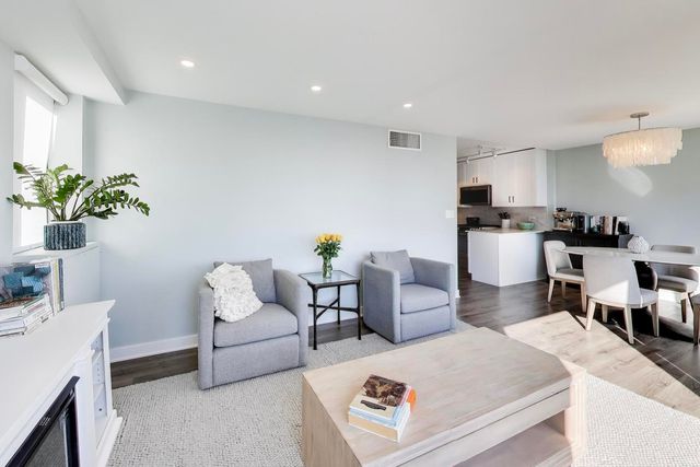 1540 N State Parkway 14D, Chicago, IL 60610