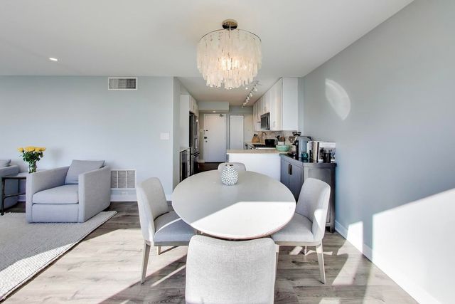 1540 N State Parkway 14D, Chicago, IL 60610