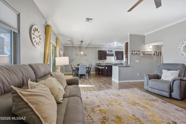 8001 W Sunfire Drive, Tucson, AZ 85743