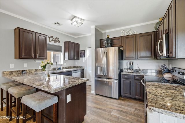 8001 W Sunfire Drive, Tucson, AZ 85743