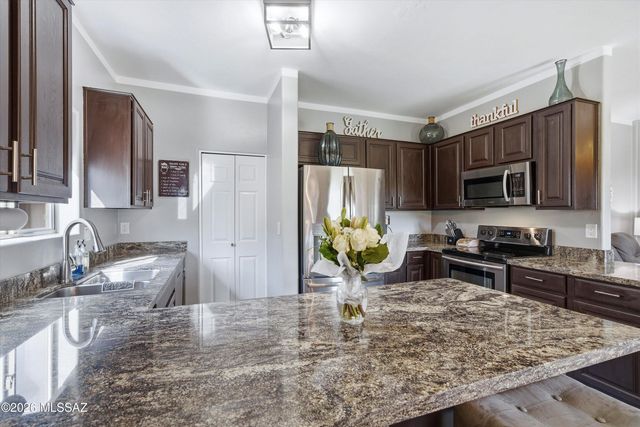 8001 W Sunfire Drive, Tucson, AZ 85743