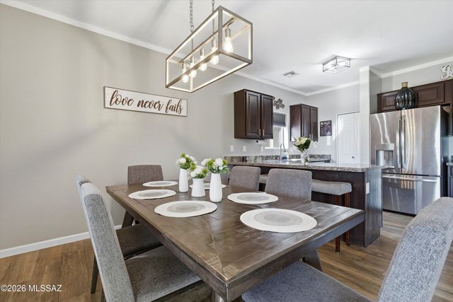 8001 W Sunfire Drive, Tucson, AZ 85743