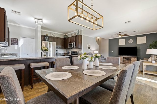 8001 W Sunfire Drive, Tucson, AZ 85743