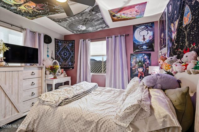 8001 W Sunfire Drive, Tucson, AZ 85743