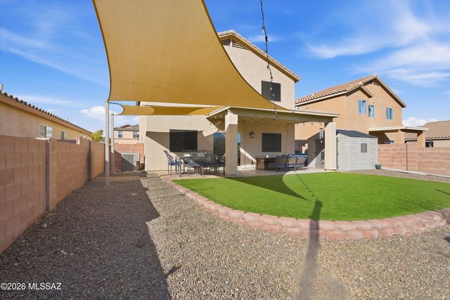 8001 W Sunfire Drive, Tucson, AZ 85743