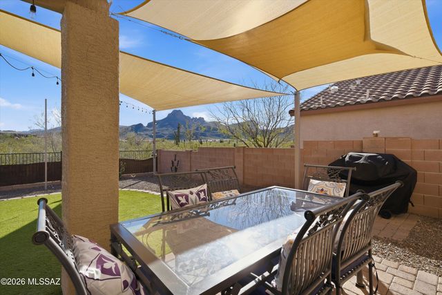 8001 W Sunfire Drive, Tucson, AZ 85743