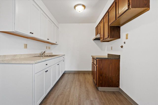 6154 S 42nd STREET, Greenfield, WI 53221