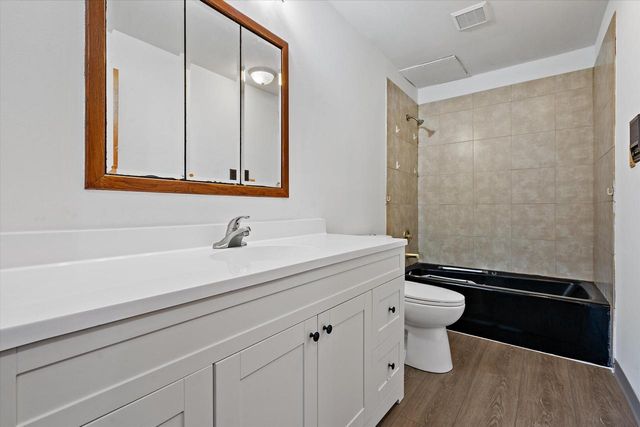 6154 S 42nd STREET, Greenfield, WI 53221