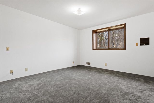 6154 S 42nd STREET, Greenfield, WI 53221