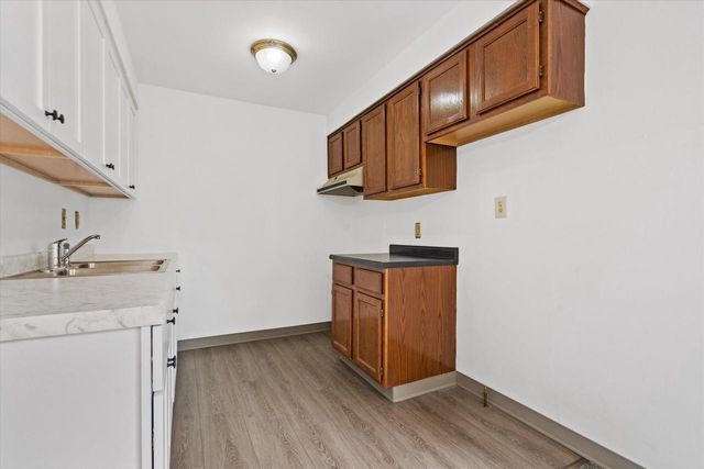 6154 S 42nd STREET, Greenfield, WI 53221