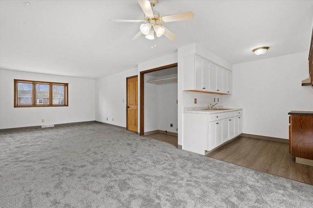 6154 S 42nd STREET, Greenfield, WI 53221