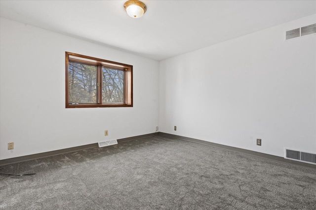 6154 S 42nd STREET, Greenfield, WI 53221