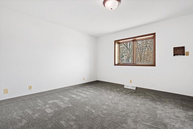 6154 S 42nd STREET, Greenfield, WI 53221