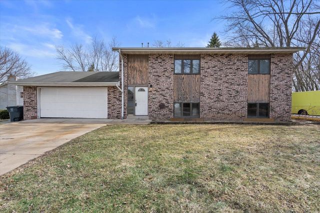6154 S 42nd STREET, Greenfield, WI 53221